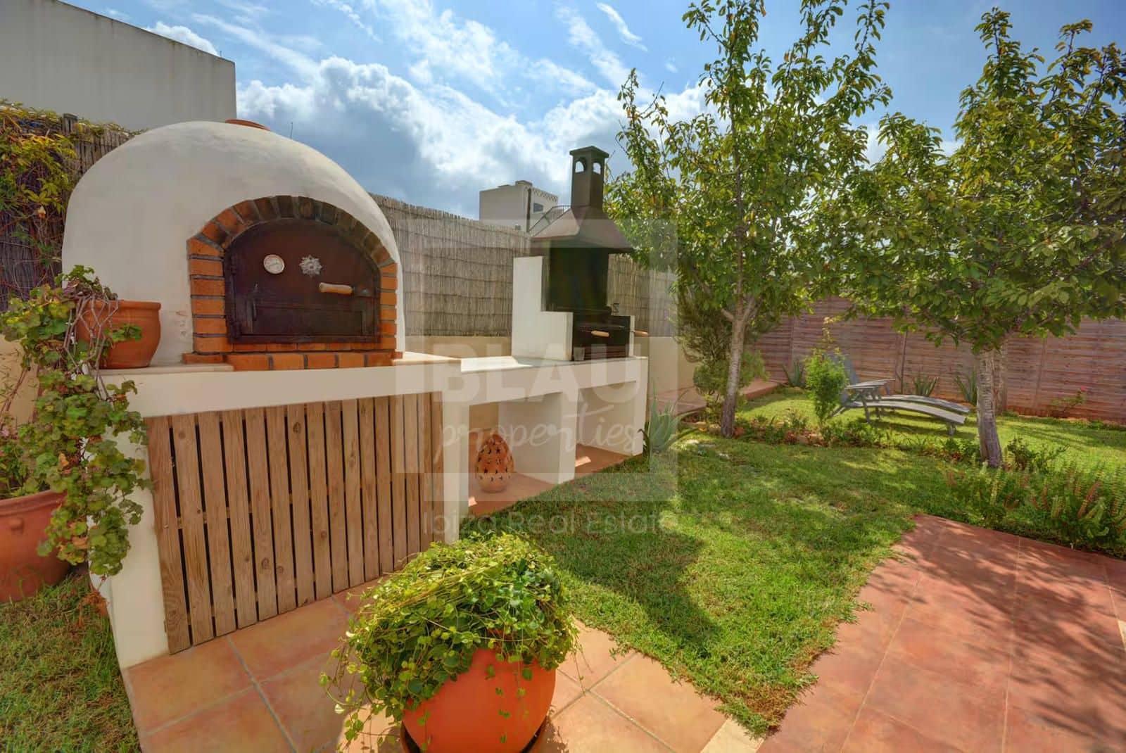 4 soveværelse Villa til leje i Sant Antoni de Portmany med swimmingpool - € 10.500 (Ref: 9525589)