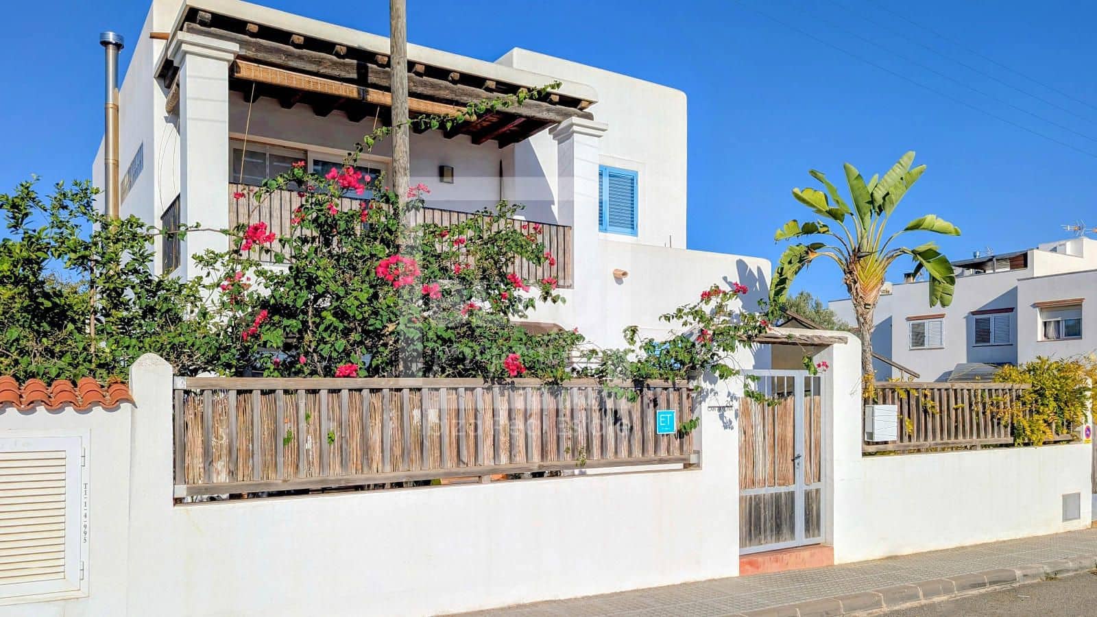 4 soveværelse Villa til leje i Sant Antoni de Portmany med swimmingpool - € 10.500 (Ref: 9525589)