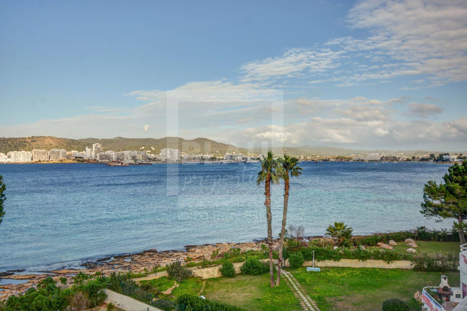 3 bedroom Flat for sale in San Jose / Sant Josep de Sa Talaia with pool garage - € 585,000 (Ref: 9550445)