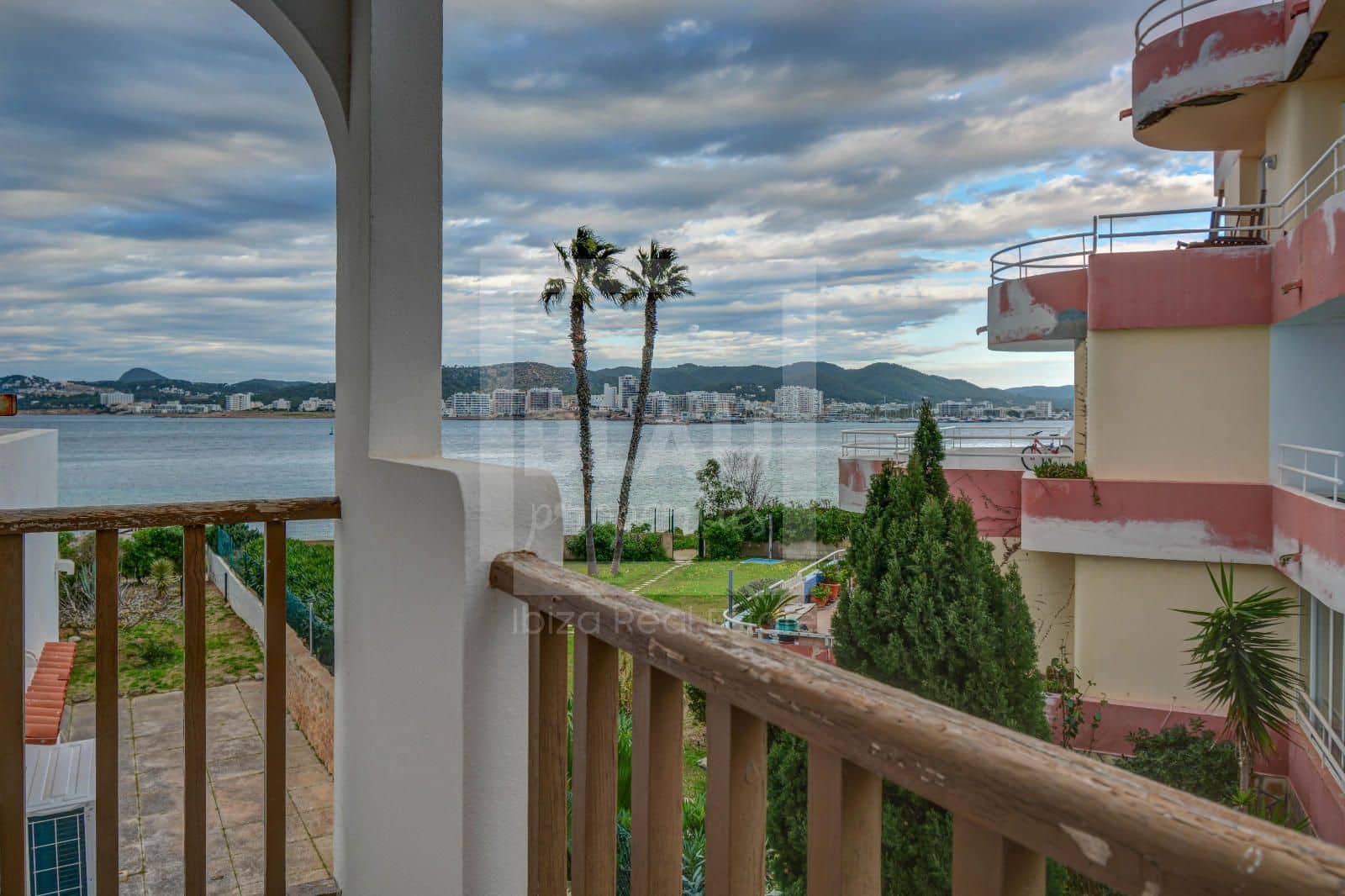 3 bedroom Flat for sale in San Jose / Sant Josep de Sa Talaia with pool garage - € 585,000 (Ref: 9550445)