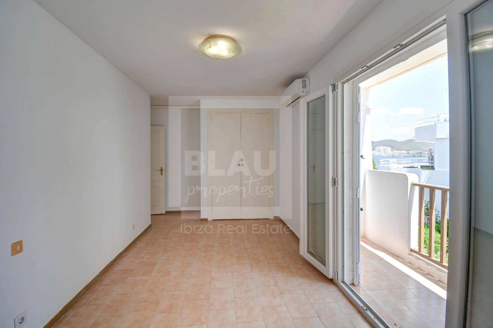3 bedroom Flat for sale in San Jose / Sant Josep de Sa Talaia with pool garage - € 585,000 (Ref: 9550445)