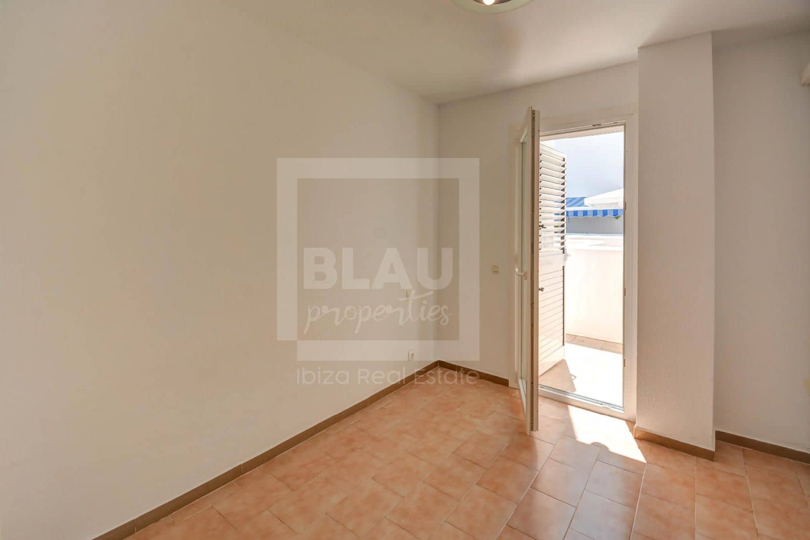 3 bedroom Flat for sale in San Jose / Sant Josep de Sa Talaia with pool garage - € 585,000 (Ref: 9550445)
