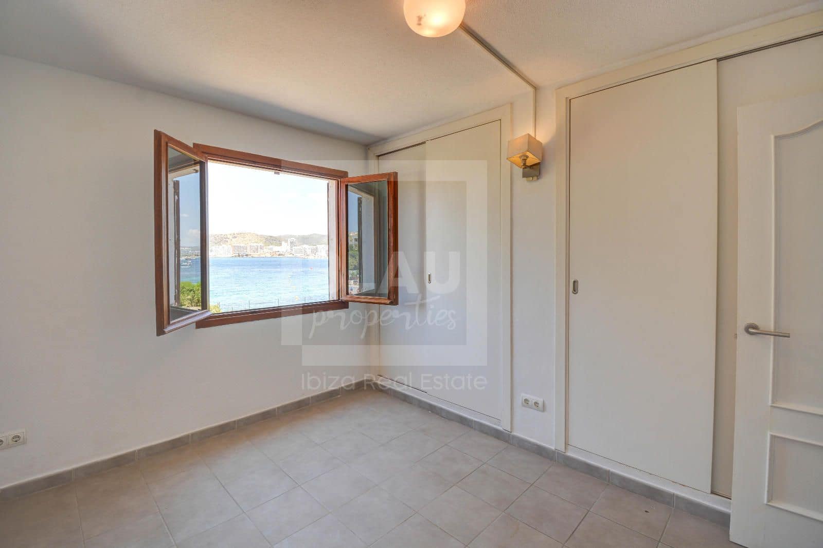 3 bedroom Flat for sale in San Jose / Sant Josep de Sa Talaia with pool garage - € 585,000 (Ref: 9550445)