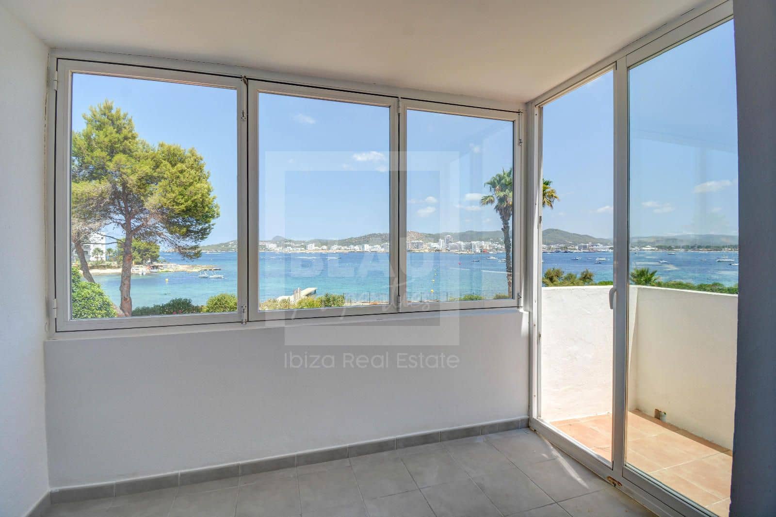 3 bedroom Flat for sale in San Jose / Sant Josep de Sa Talaia with pool garage - € 585,000 (Ref: 9550445)