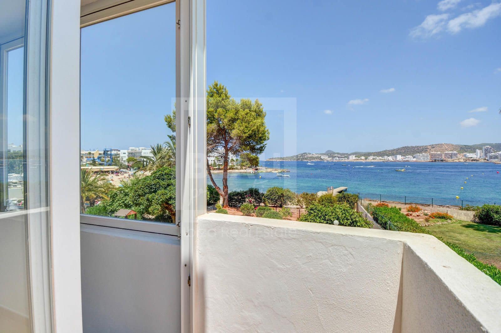 3 bedroom Flat for sale in San Jose / Sant Josep de Sa Talaia with pool garage - € 585,000 (Ref: 9550445)