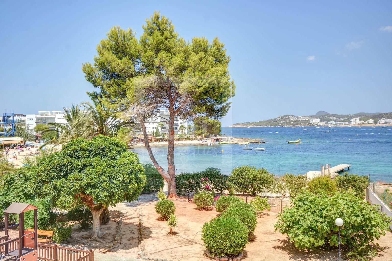 3 bedroom Flat for sale in San Jose / Sant Josep de Sa Talaia with pool garage - € 585,000 (Ref: 9550445)