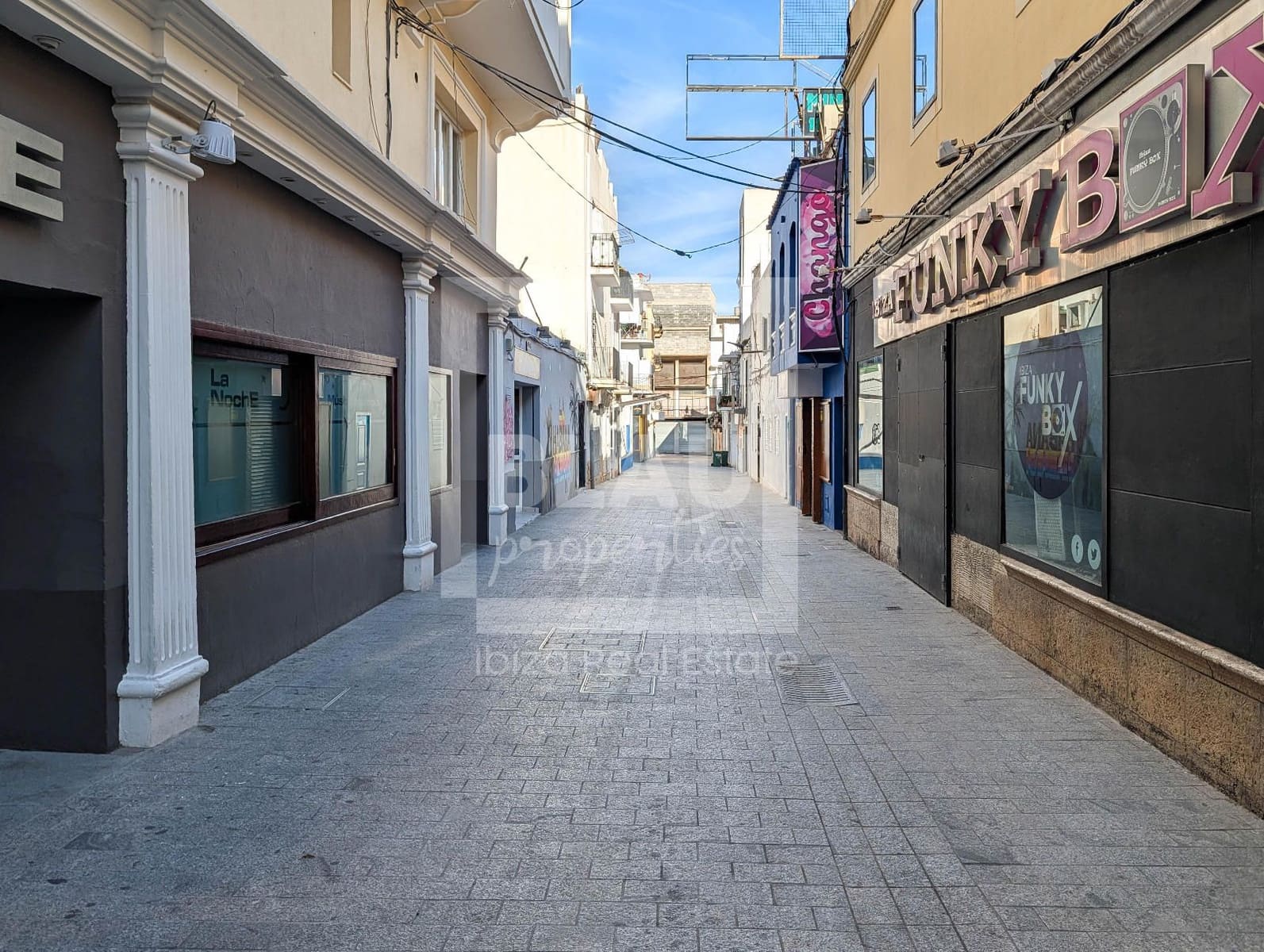 Commercial for rent in Sant Antoni de Portmany - € 2,800 (Ref: 9689989)