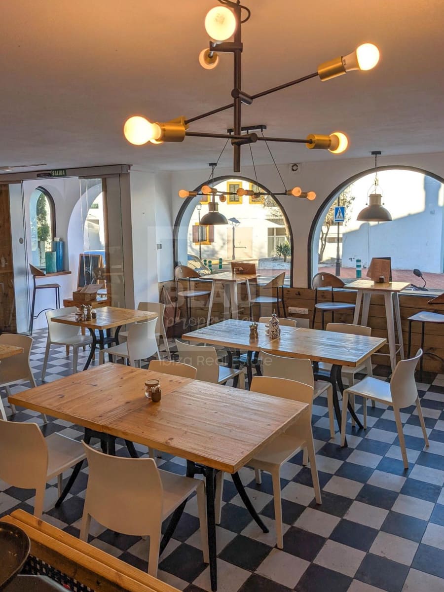 Local Commercial à louer à San Jose / Sant Josep de Sa Talaia - 2 500 € (Ref: 9715604)