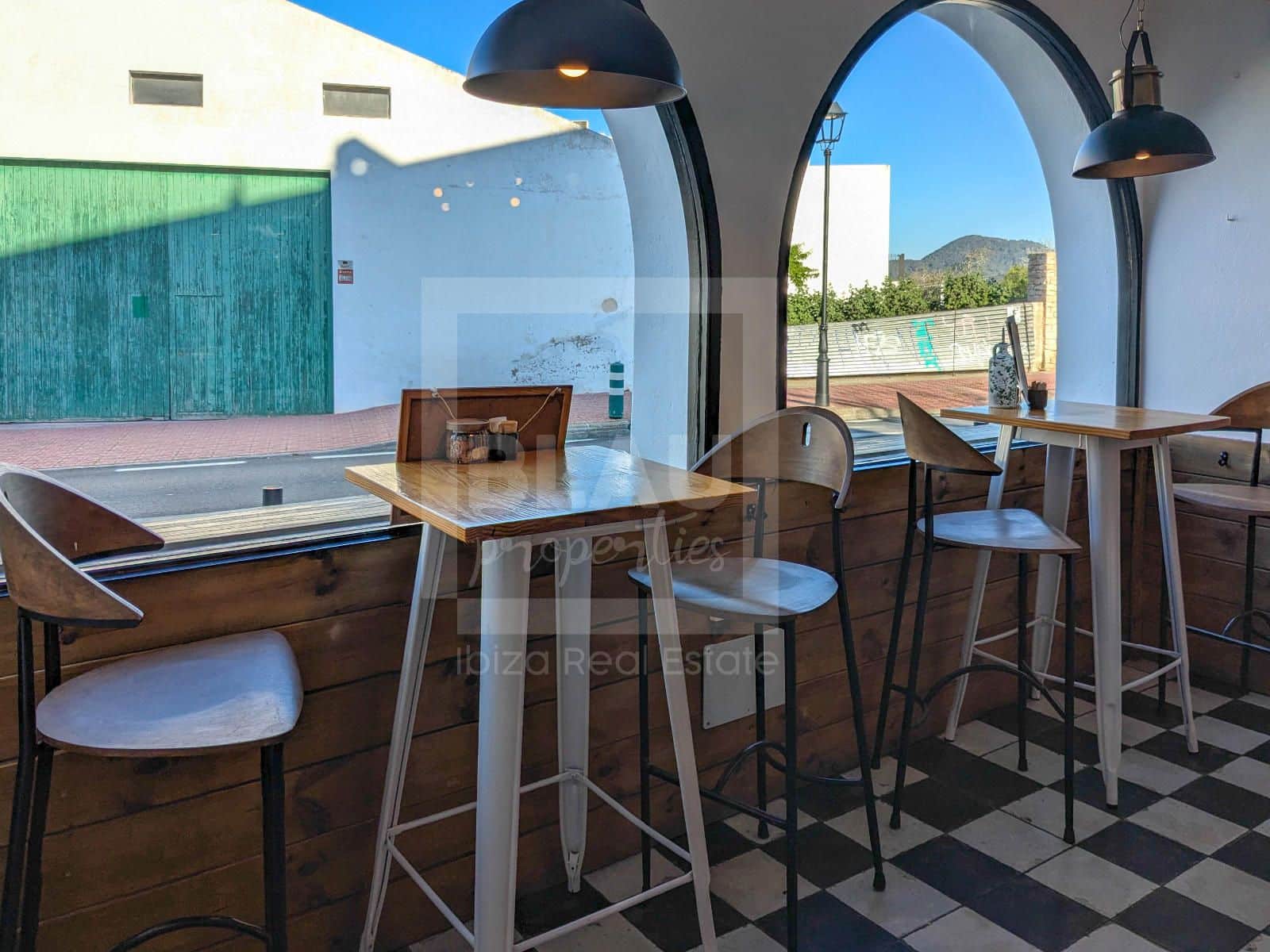 Local Commercial à louer à San Jose / Sant Josep de Sa Talaia - 2 500 € (Ref: 9715604)