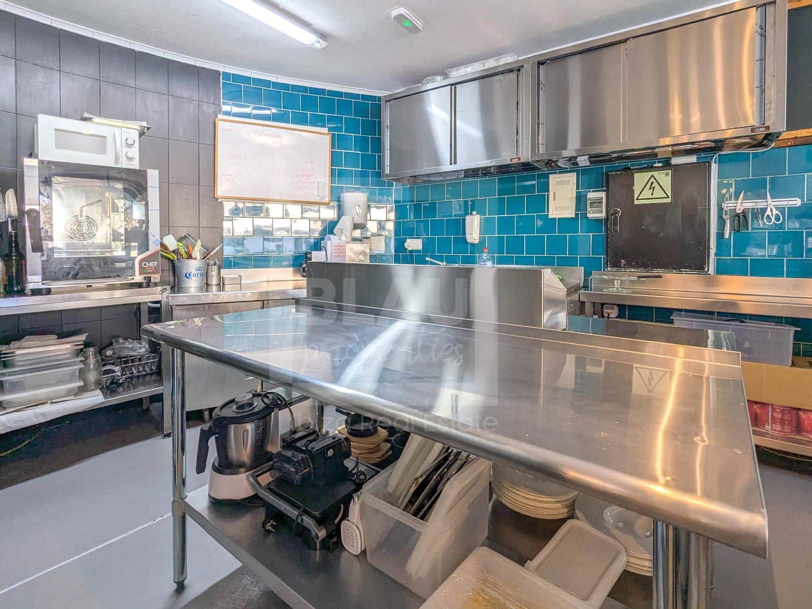 Local Commercial à louer à San Jose / Sant Josep de Sa Talaia - 2 500 € (Ref: 9715604)