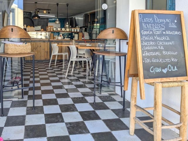 Local Commercial à louer à San Jose / Sant Josep de Sa Talaia - 2 500 € (Ref: 9715604)