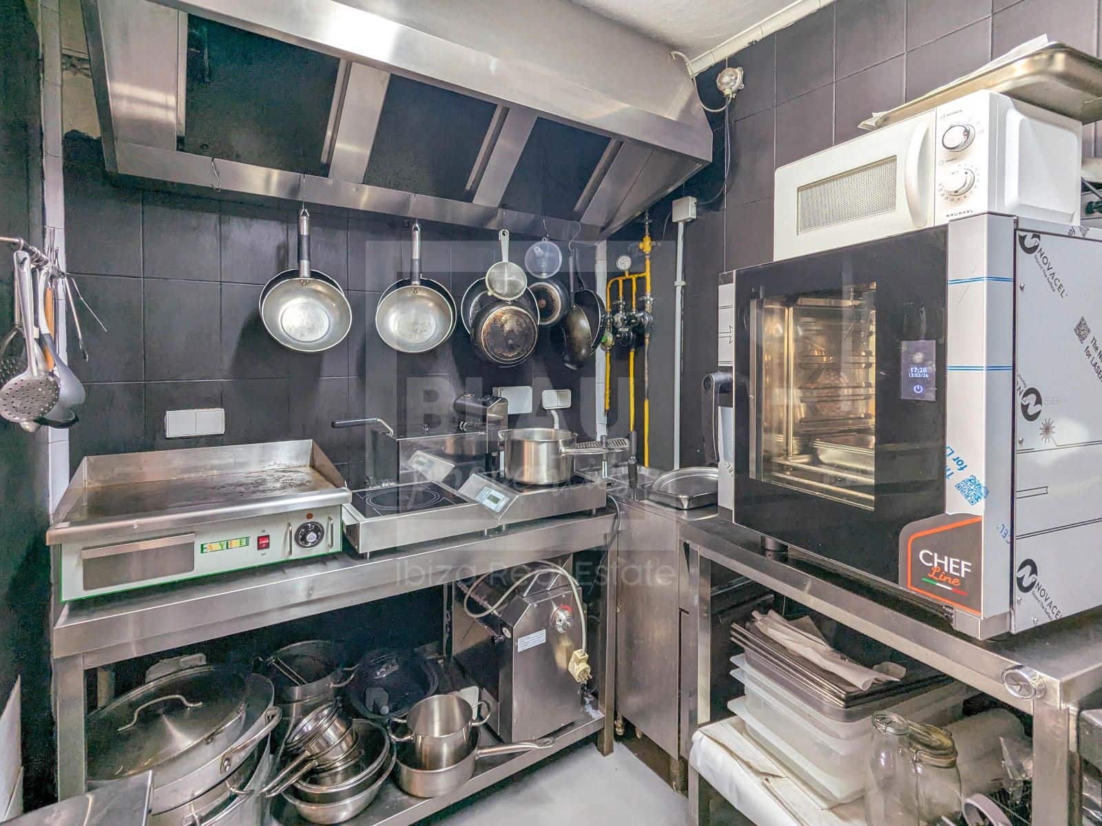 Local Commercial à louer à San Jose / Sant Josep de Sa Talaia - 2 500 € (Ref: 9715604)