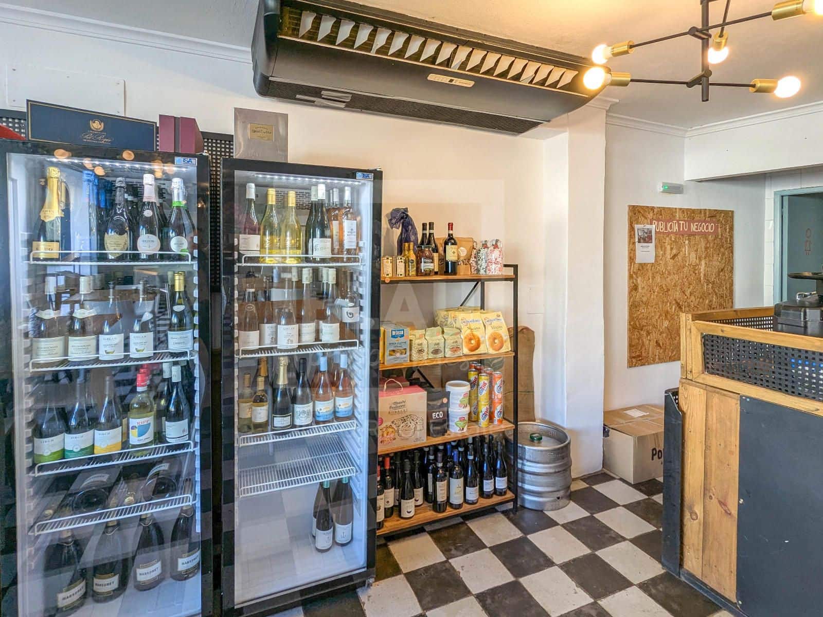 Local Commercial à louer à San Jose / Sant Josep de Sa Talaia - 2 500 € (Ref: 9715604)