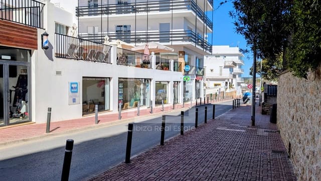 Kaupallinen vuokrattavana paikassa Sant Antoni de Portmany - 1 400 € (Ref: 9780114)