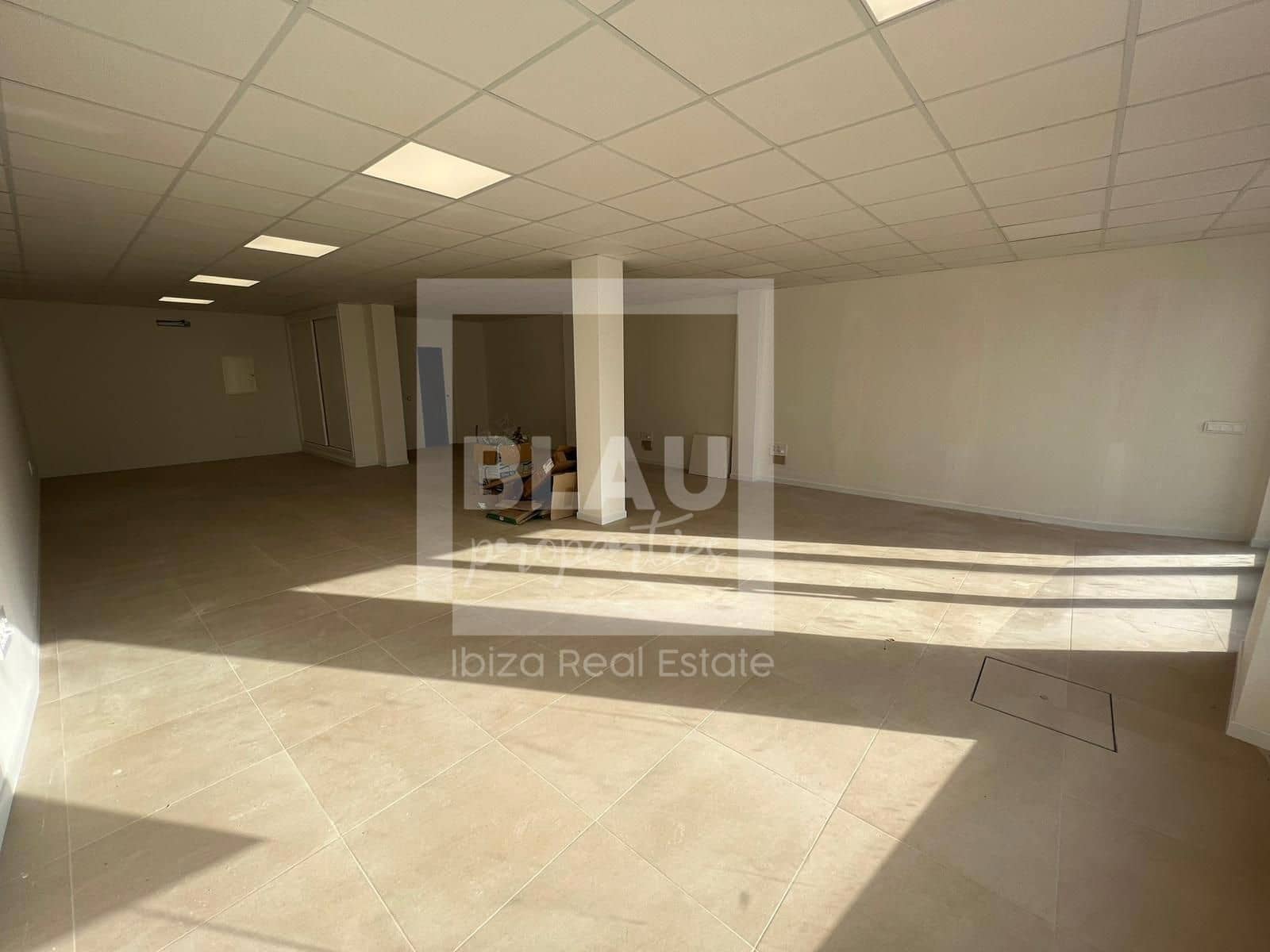 Local Commercial à louer à Sant Antoni de Portmany - 1 400 € (Ref: 9780114)