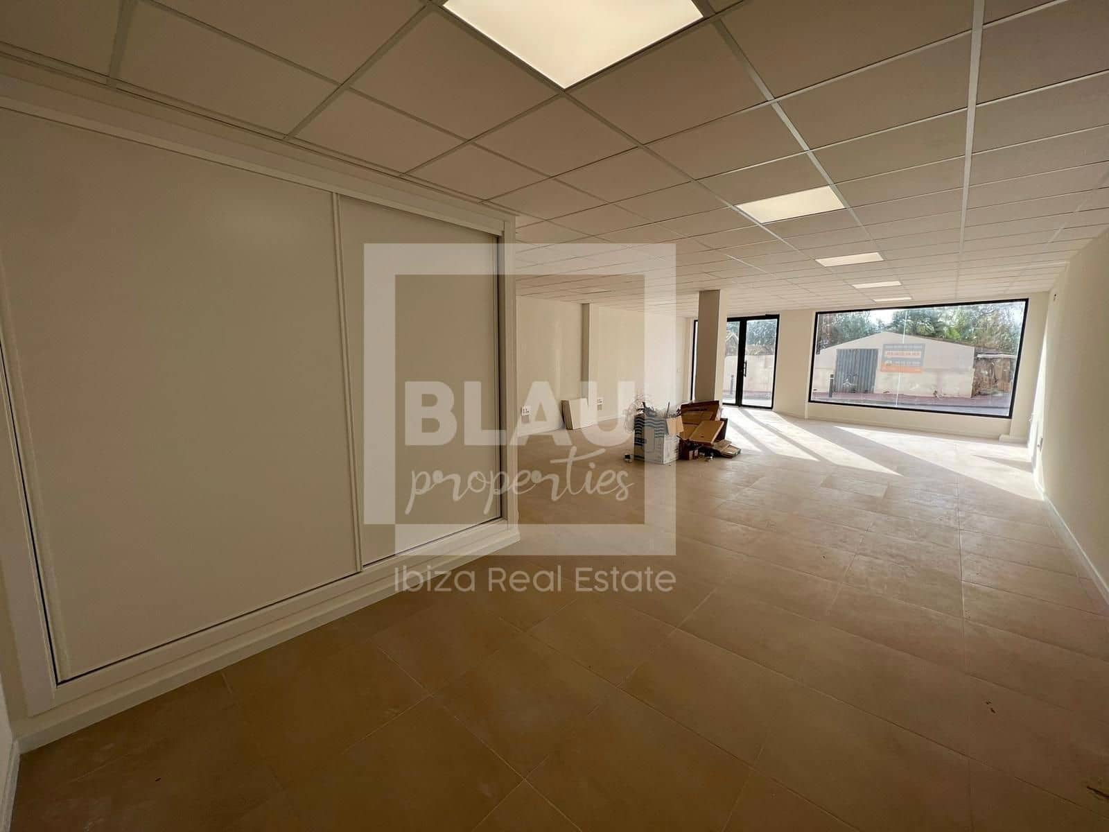 Local Commercial à louer à Sant Antoni de Portmany - 1 400 € (Ref: 9780114)