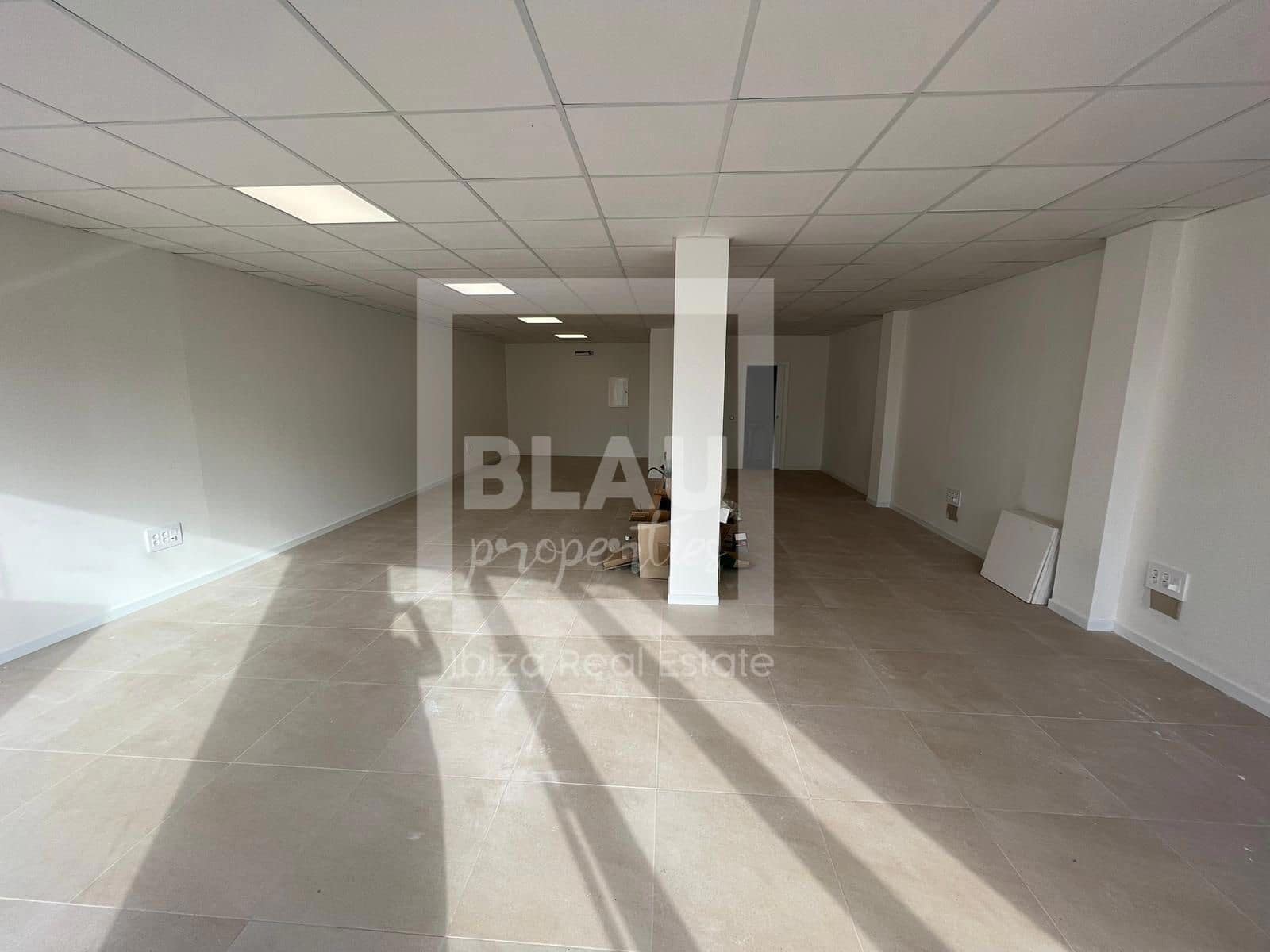 Local Commercial à louer à Sant Antoni de Portmany - 1 400 € (Ref: 9780114)