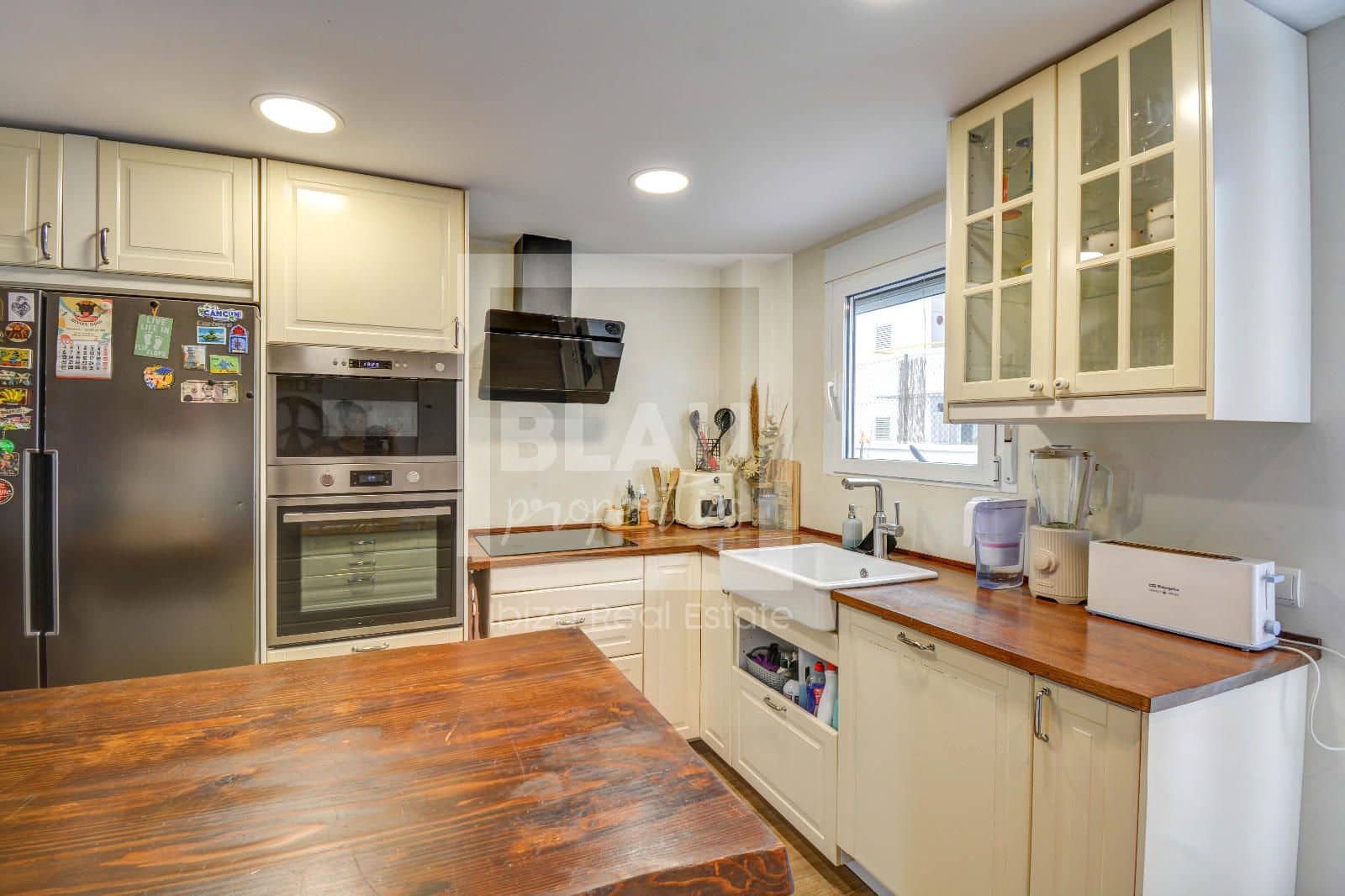 Piso de 2 habitaciones en Sant Antoni de Portmany en venta con garaje - 485.000 € (Ref: 9979313)