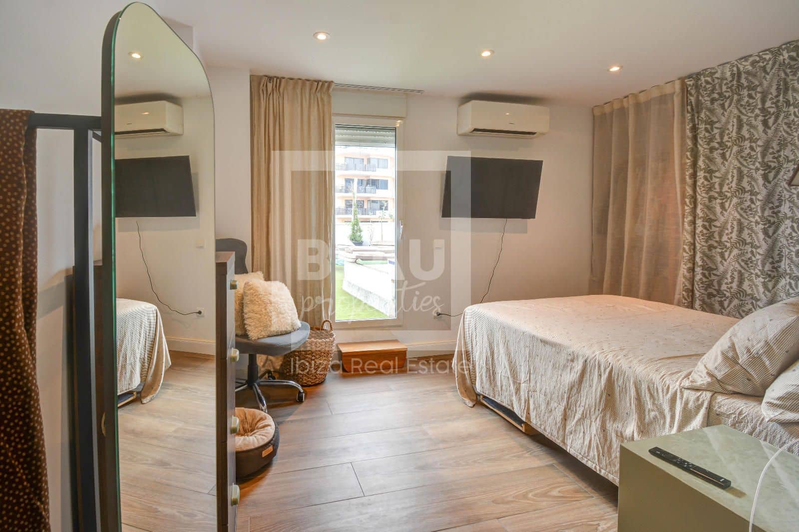 Piso de 2 habitaciones en Sant Antoni de Portmany en venta con garaje - 485.000 € (Ref: 9979313)
