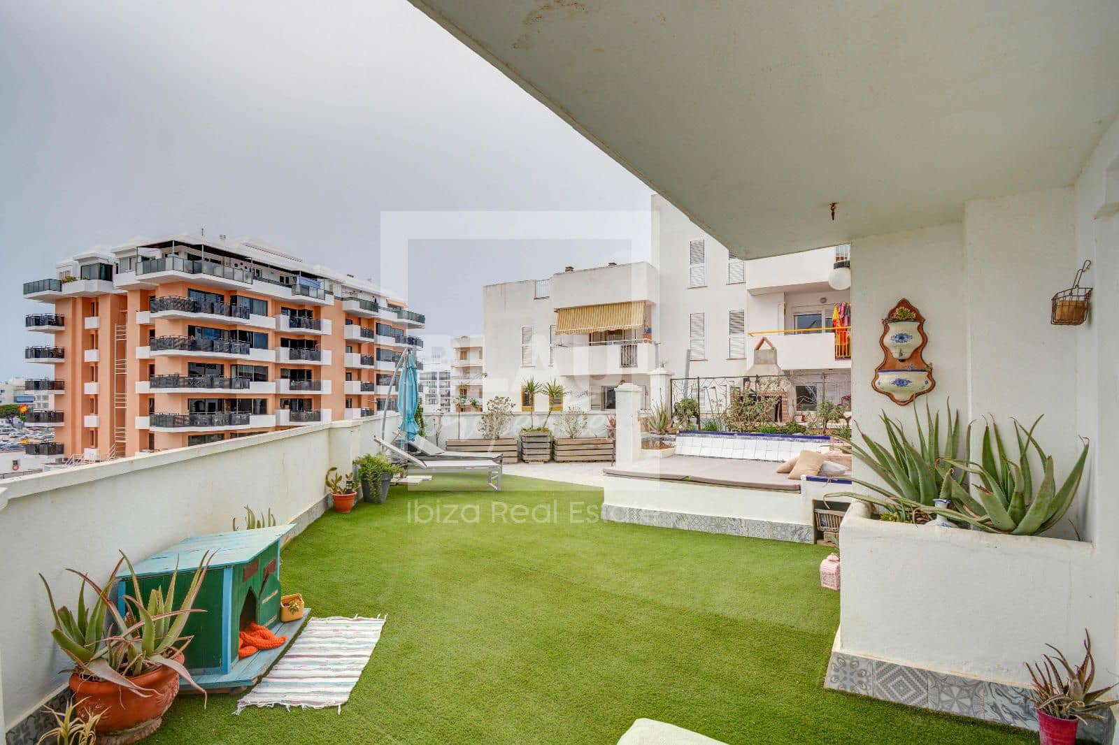 Piso de 2 habitaciones en Sant Antoni de Portmany en venta con garaje - 485.000 € (Ref: 9979313)