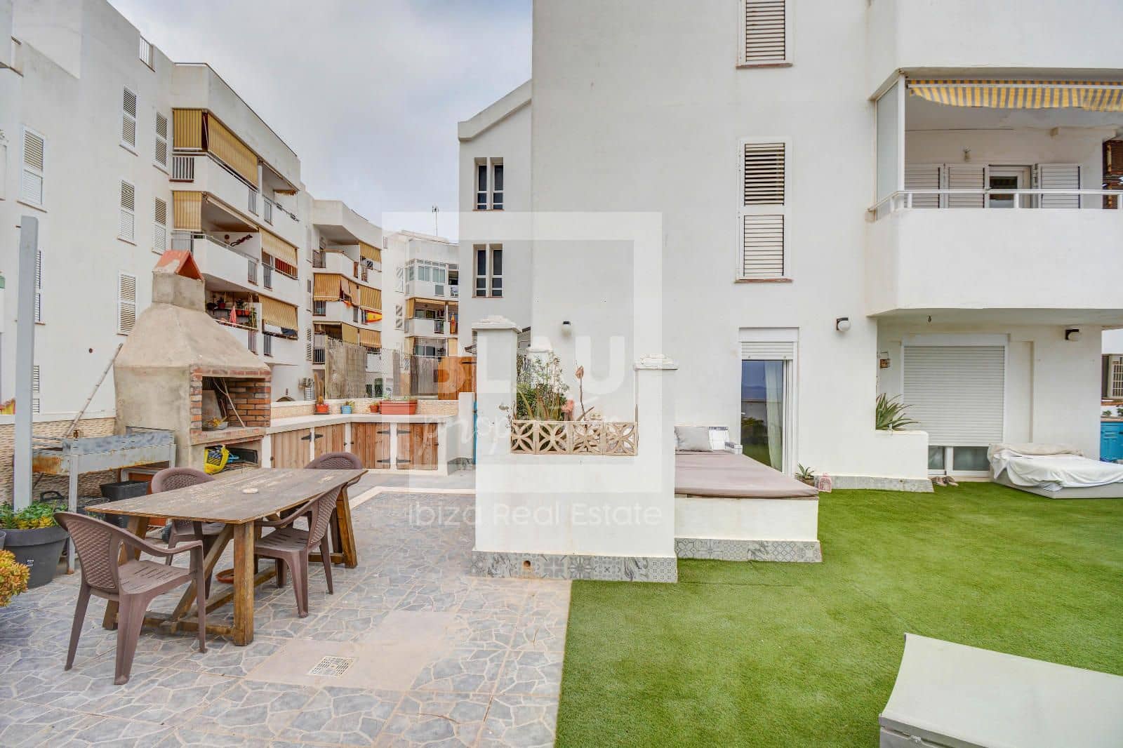 Piso de 2 habitaciones en Sant Antoni de Portmany en venta con garaje - 485.000 € (Ref: 9979313)