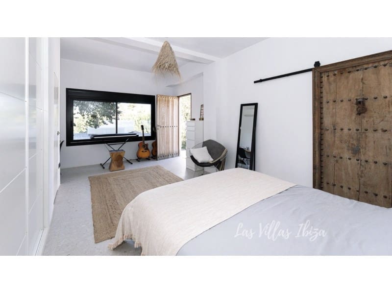 5 slaapkamer Villa te koop in Cala d'en Bou met zwembad garage - € 2.490.000 (Ref: 8837006)