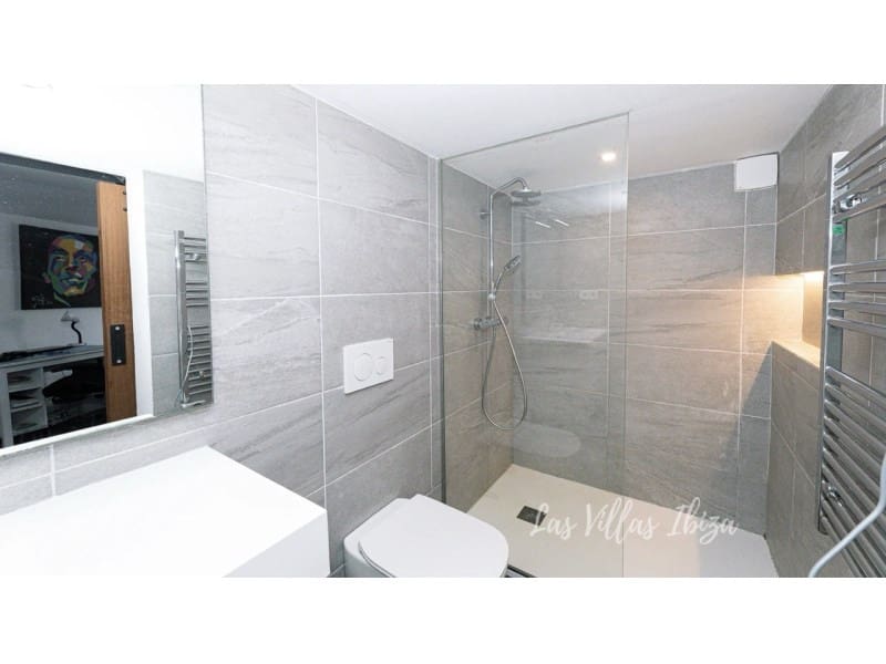 5 slaapkamer Villa te koop in Cala d'en Bou met zwembad garage - € 2.490.000 (Ref: 8837006)