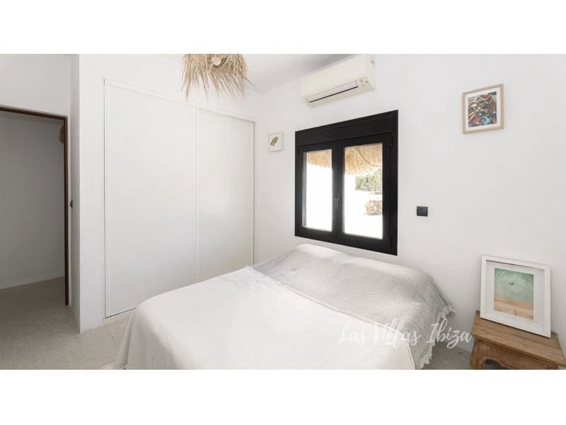 5 slaapkamer Villa te koop in Cala d'en Bou met zwembad garage - € 2.490.000 (Ref: 8837006)