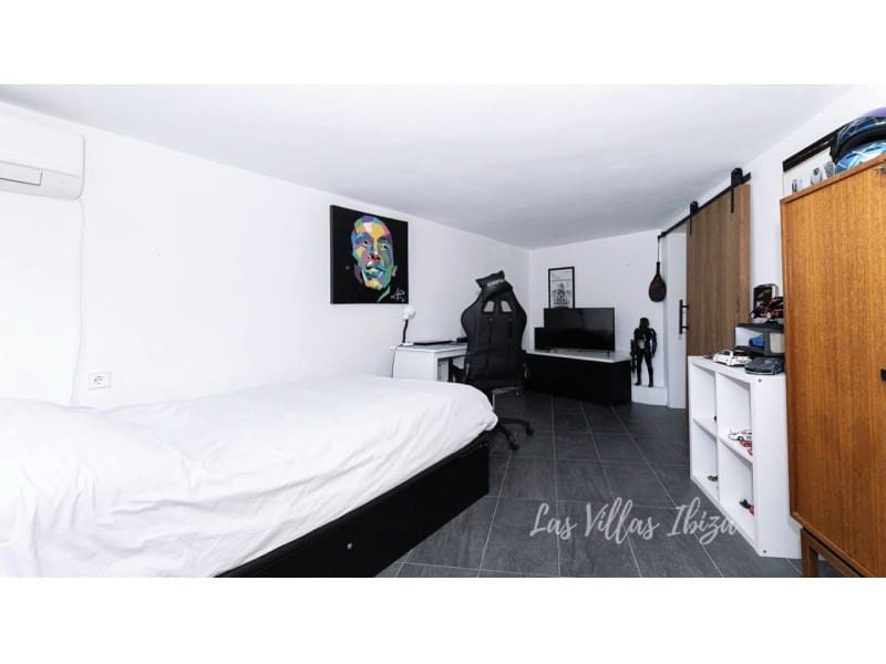 5 slaapkamer Villa te koop in Cala d'en Bou met zwembad garage - € 2.490.000 (Ref: 8837006)