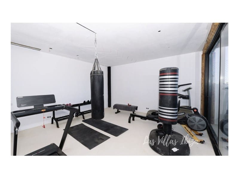 5 slaapkamer Villa te koop in Cala d'en Bou met zwembad garage - € 2.490.000 (Ref: 8837006)