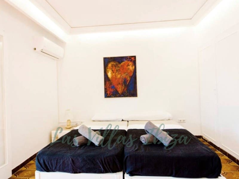 7 bedroom Villa for sale in Ibiza / Eivissa town with pool - € 2,290,000 (Ref: 8843624)