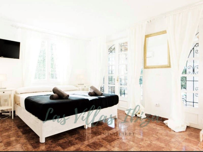 7 bedroom Villa for sale in Ibiza / Eivissa town with pool - € 2,290,000 (Ref: 8843624)
