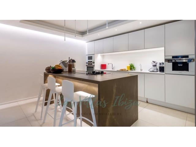 4 Zimmer Apartment zu verkaufen in Ibiza / Eivissa Stadt mit Garage - 1.200.000 € (Ref: 8847891)