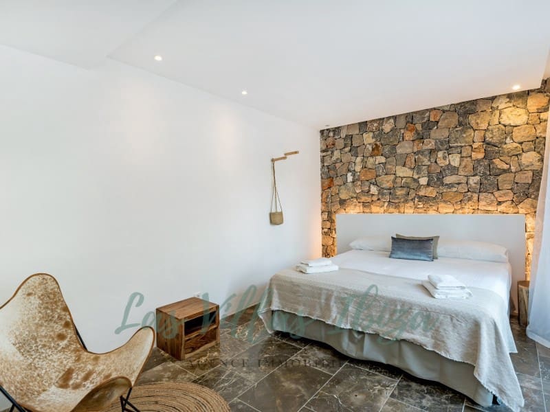 4 bedroom Villa for sale in San Jose / Sant Josep de Sa Talaia with pool garage - € 3,700,000 (Ref: 8847892)