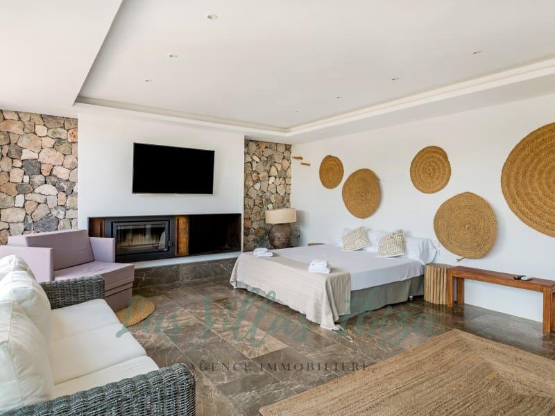 4 bedroom Villa for sale in San Jose / Sant Josep de Sa Talaia with pool garage - € 3,700,000 (Ref: 8847892)