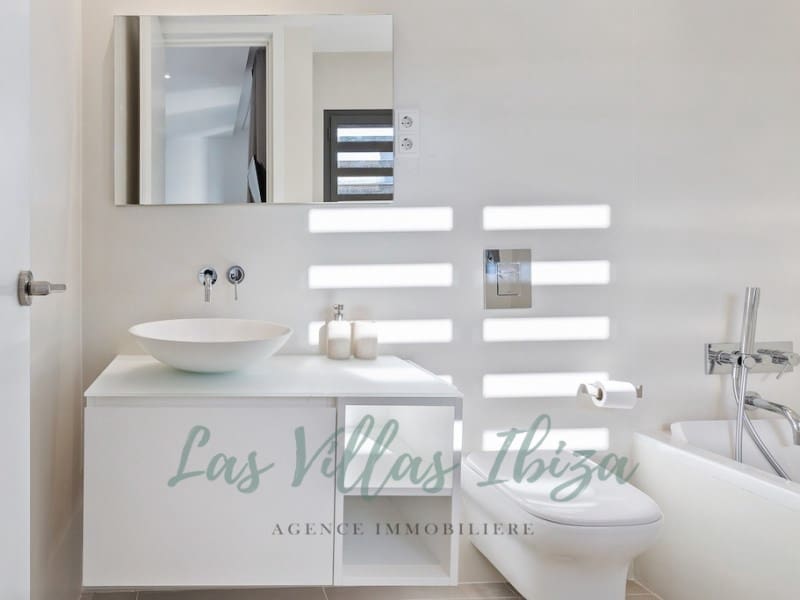 4 bedroom Apartment for sale in Nuestra Senora de Jesus with garage - € 2,750,000 (Ref: 8896864)
