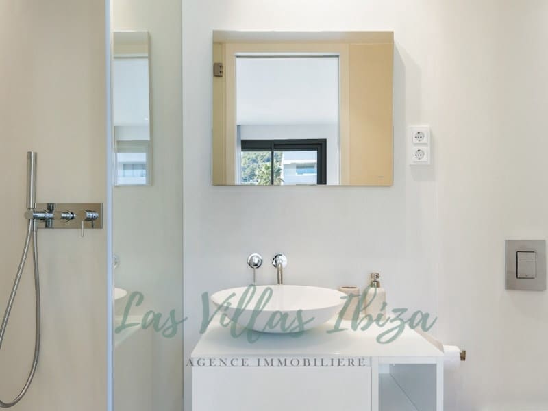 4 bedroom Apartment for sale in Nuestra Senora de Jesus with garage - € 2,750,000 (Ref: 8896864)