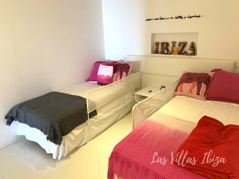 2 bedroom Apartment for sale in Ibiza / Eivissa town with pool garage - € 1,365,000 (Ref: 8916263)