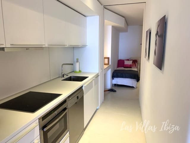 Apartamento de 2 habitaciones en Ibiza / Eivissa ciudad en venta con piscina garaje - 1.365.000 € (Ref: 8916263)
