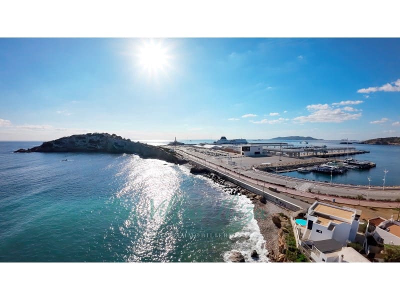 4 soverom Villa til salgs i Ibiza by med svømmebasseng - € 2 450 000 (Ref: 9200954)