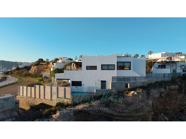 4 Zimmer Villa zu verkaufen in Ibiza / Eivissa Stadt mit Pool - 2.450.000 € (Ref: 9200954)