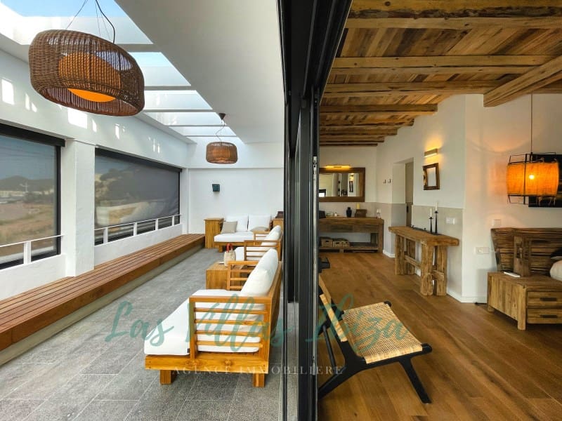 4 soverom Villa til salgs i Ibiza by med svømmebasseng - € 2 450 000 (Ref: 9200954)