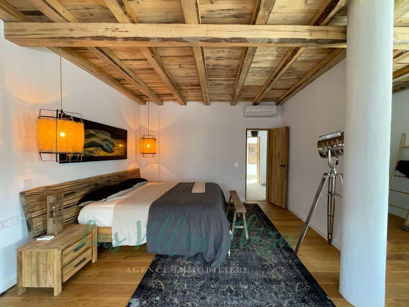 4 soverom Villa til salgs i Ibiza by med svømmebasseng - € 2 450 000 (Ref: 9200954)