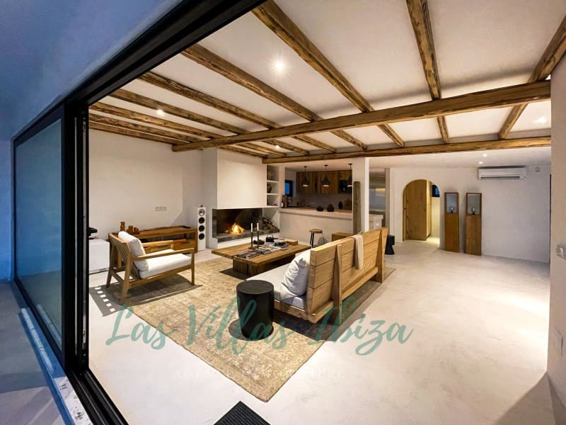 4 soverom Villa til salgs i Ibiza by med svømmebasseng - € 2 450 000 (Ref: 9200954)