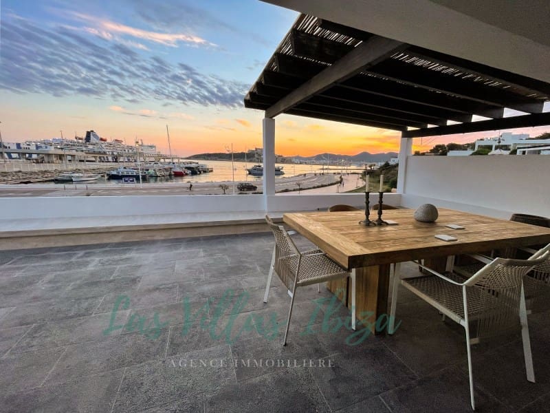 4 soverom Villa til salgs i Ibiza by med svømmebasseng - € 2 450 000 (Ref: 9200954)
