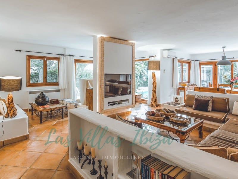 5 soverom Villa til salgs i Es Cubells med svømmebasseng garasje - € 5 800 000 (Ref: 9220363)