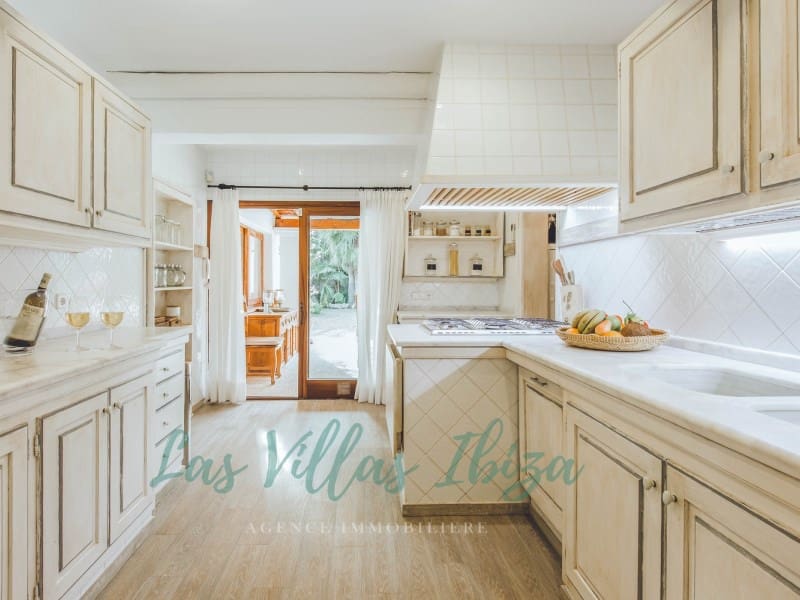 5 soverom Villa til salgs i Es Cubells med svømmebasseng garasje - € 5 800 000 (Ref: 9220363)