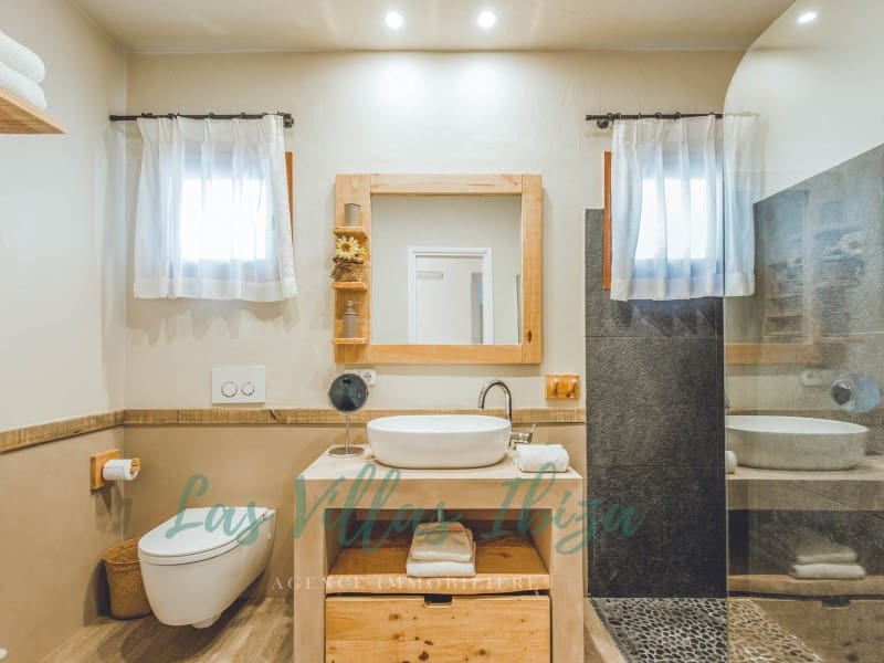 5 soverom Villa til salgs i Es Cubells med svømmebasseng garasje - € 5 800 000 (Ref: 9220363)