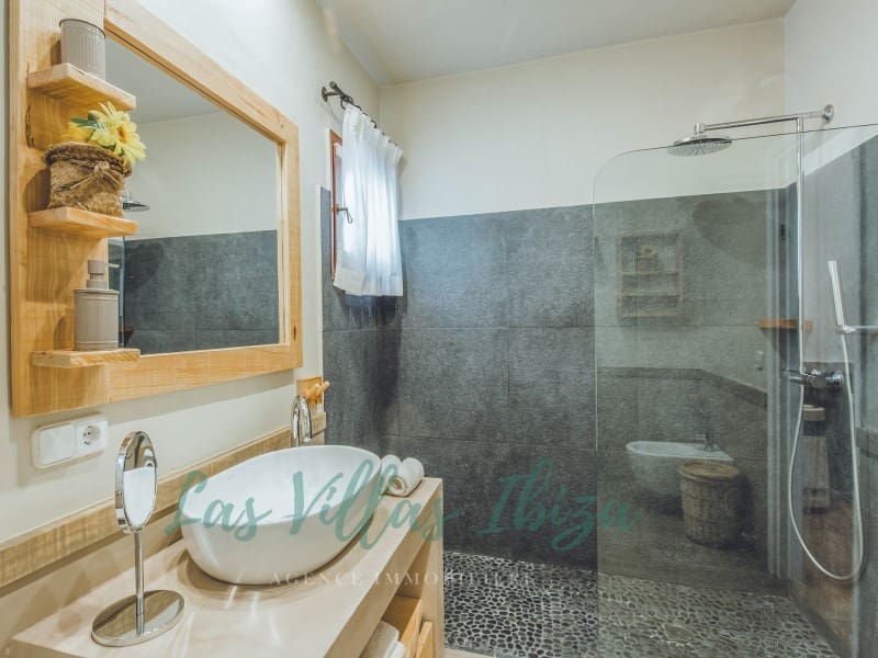 5 soverom Villa til salgs i Es Cubells med svømmebasseng garasje - € 5 800 000 (Ref: 9220363)