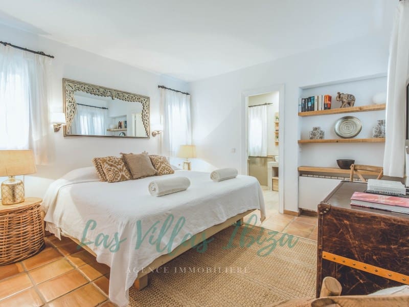 5 soverom Villa til salgs i Es Cubells med svømmebasseng garasje - € 5 800 000 (Ref: 9220363)